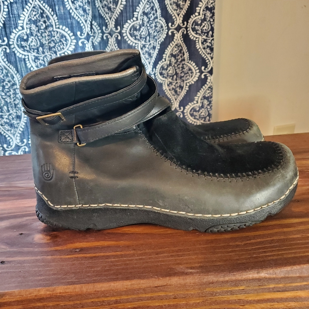 Teva Women's ankle boots size 11